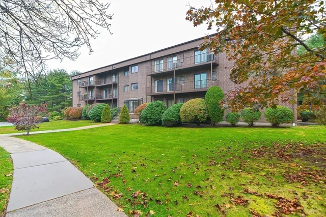 $449,000 | 8 Ledgewood Way, Unit 20, Peabody, MA 01960