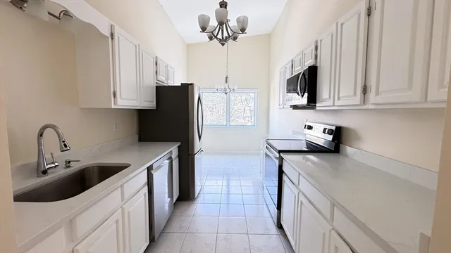 $449,000 | 8 Ledgewood Way, Unit 20, Peabody, MA 01960