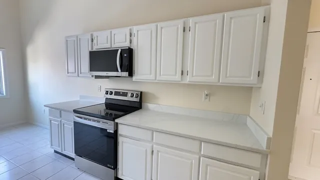 $449,000 | 8 Ledgewood Way, Unit 20, Peabody, MA 01960