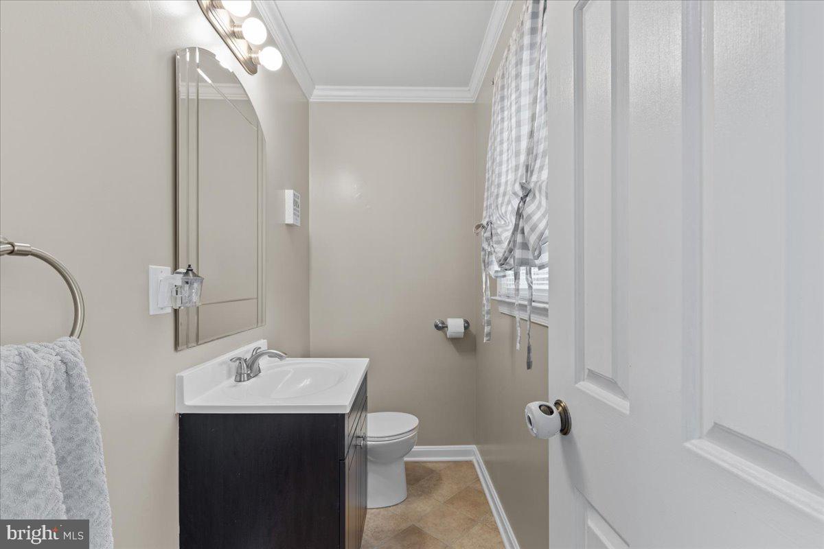 6744 Settlers Ridge Road Warrenton, VA 20187 - Photo 18 of 54 Powder Room