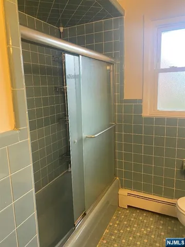 $2,500 | 222 7th Street, Unit 2, Palisades Park, NJ 07650