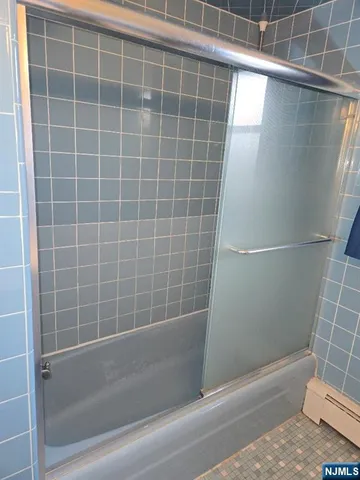 $2,500 | 222 7th Street, Unit 2, Palisades Park, NJ 07650