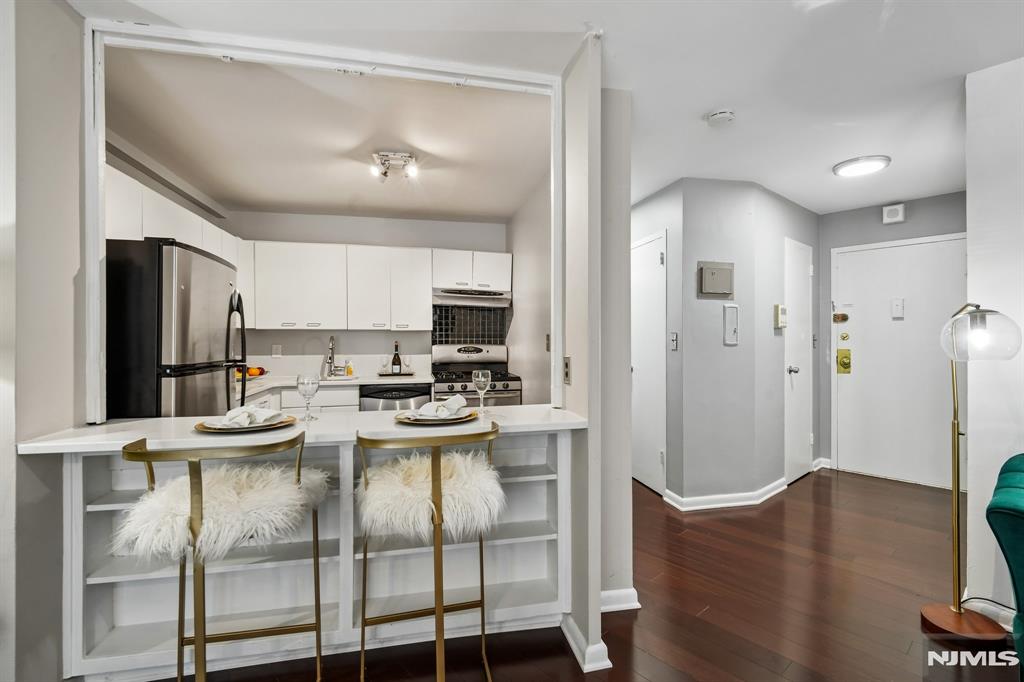 1375 River Road, Unit 1A Edgewater, NJ 07020 - Photo 7 of 20