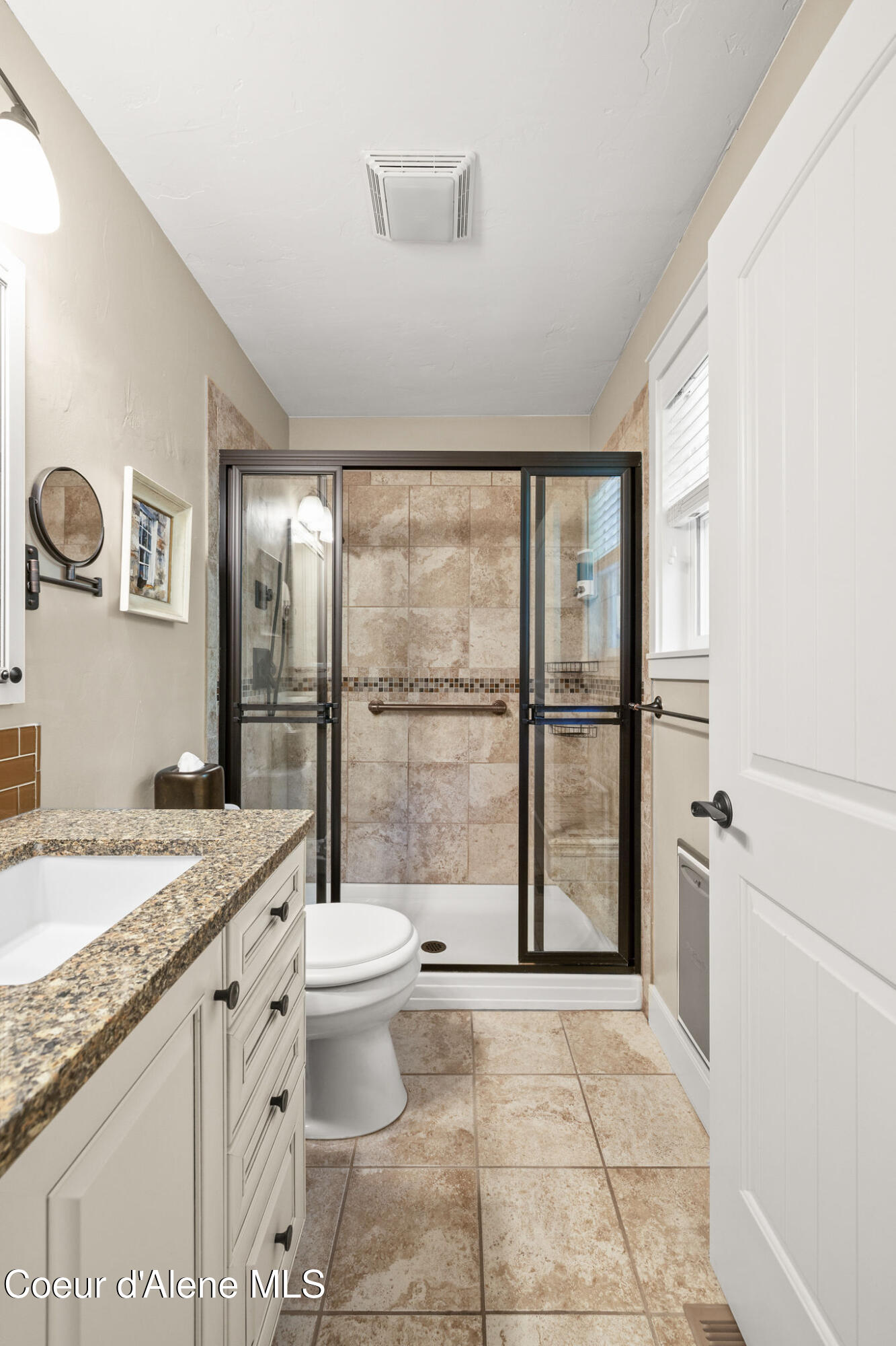 2272 East Upper Hayden Lake Road Hayden, ID 83835 - Photo 25 of 42 Master Bathroom