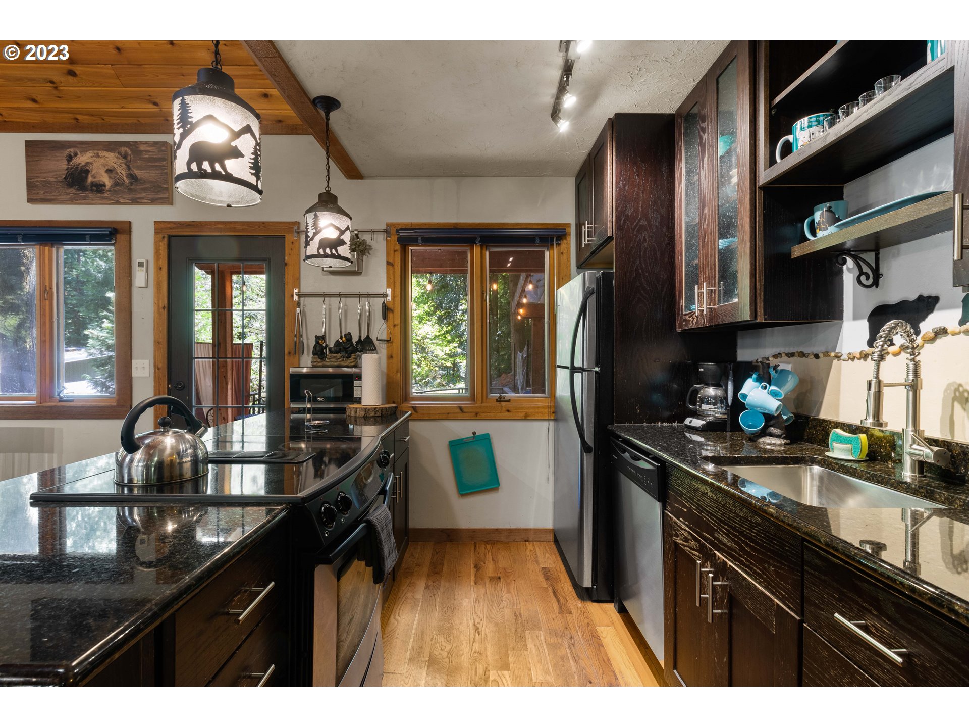 71650 East Minikahda Avenue Rhododendron, OR 97049 - Photo 11 of 37 Kitchen