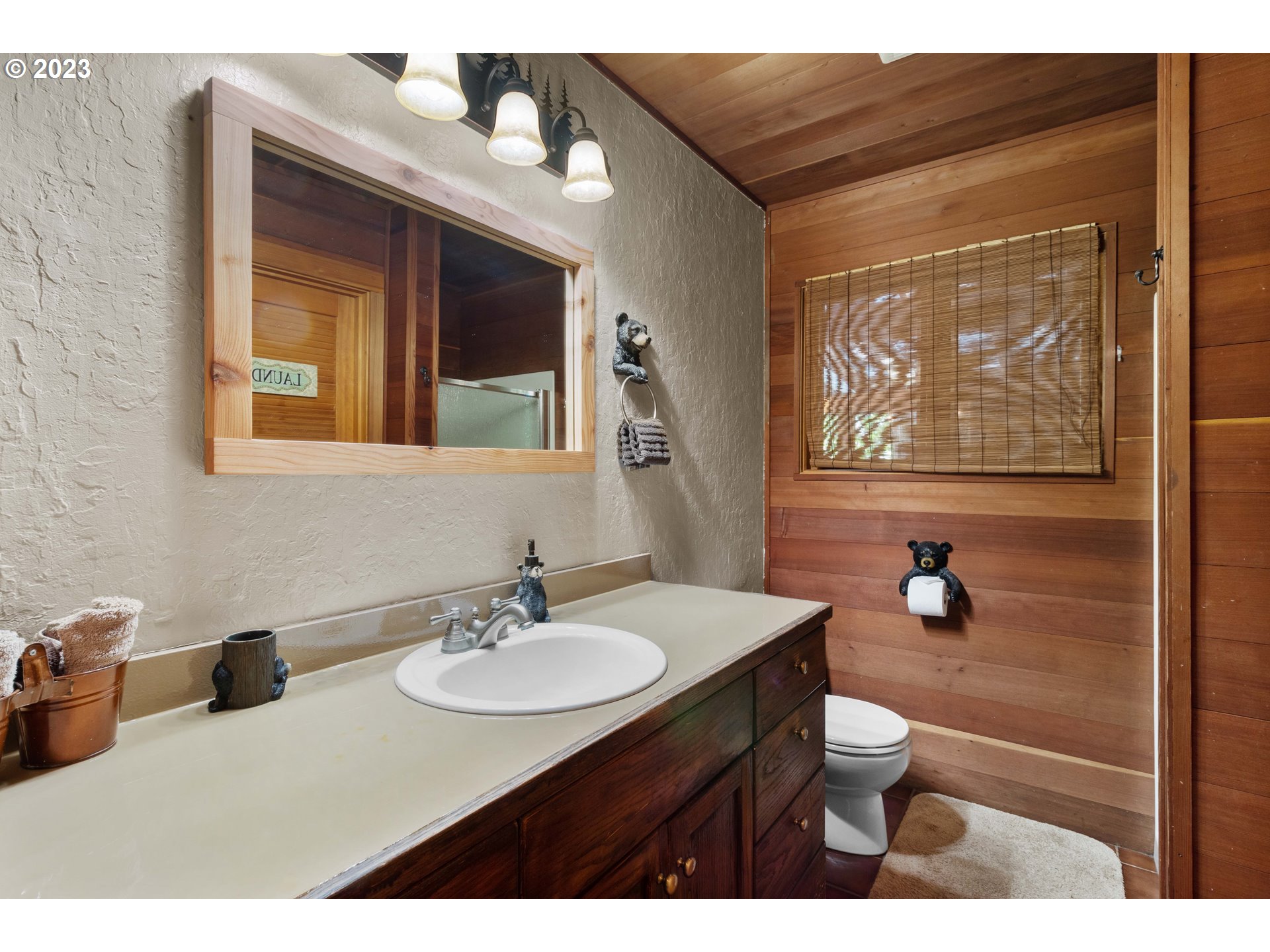 71650 East Minikahda Avenue Rhododendron, OR 97049 - Photo 16 of 37 Bathroom