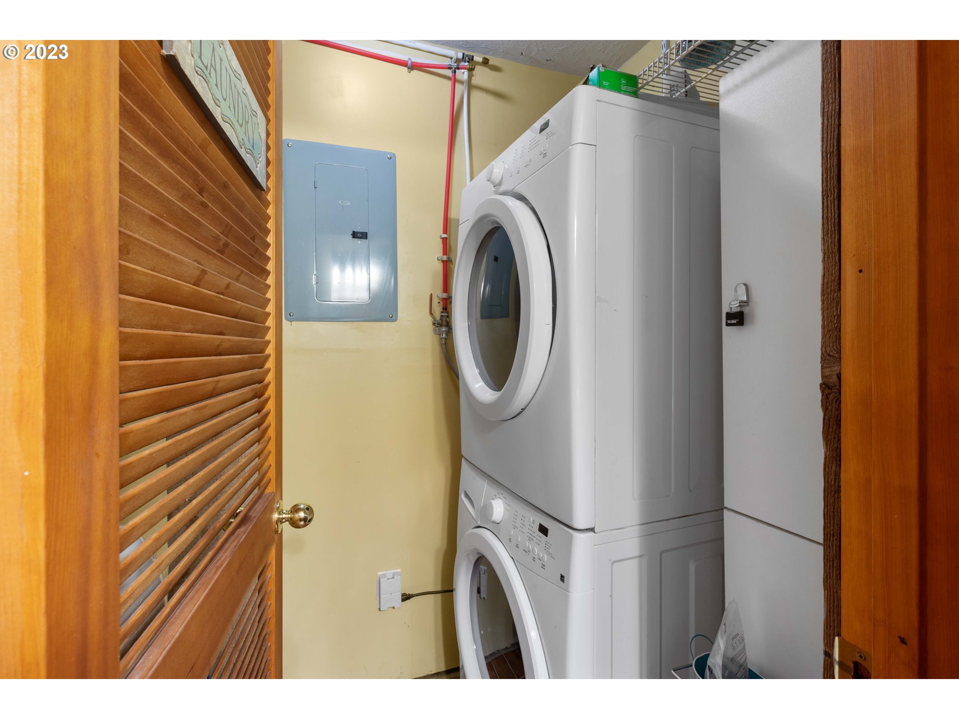71650 East Minikahda Avenue Rhododendron, OR 97049 - Photo 17 of 37 Laundry