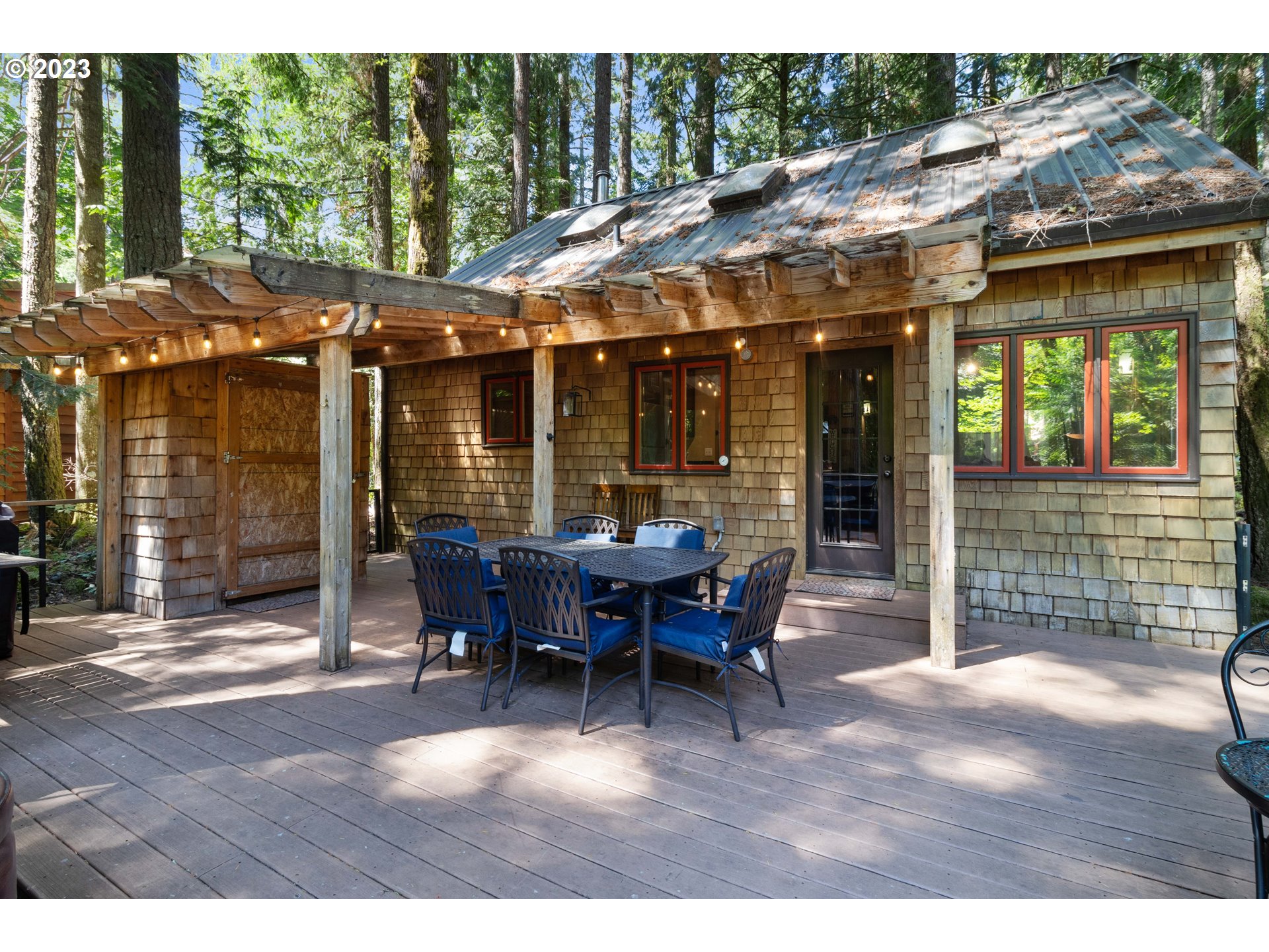 71650 East Minikahda Avenue Rhododendron, OR 97049 - Photo 23 of 37 Deck