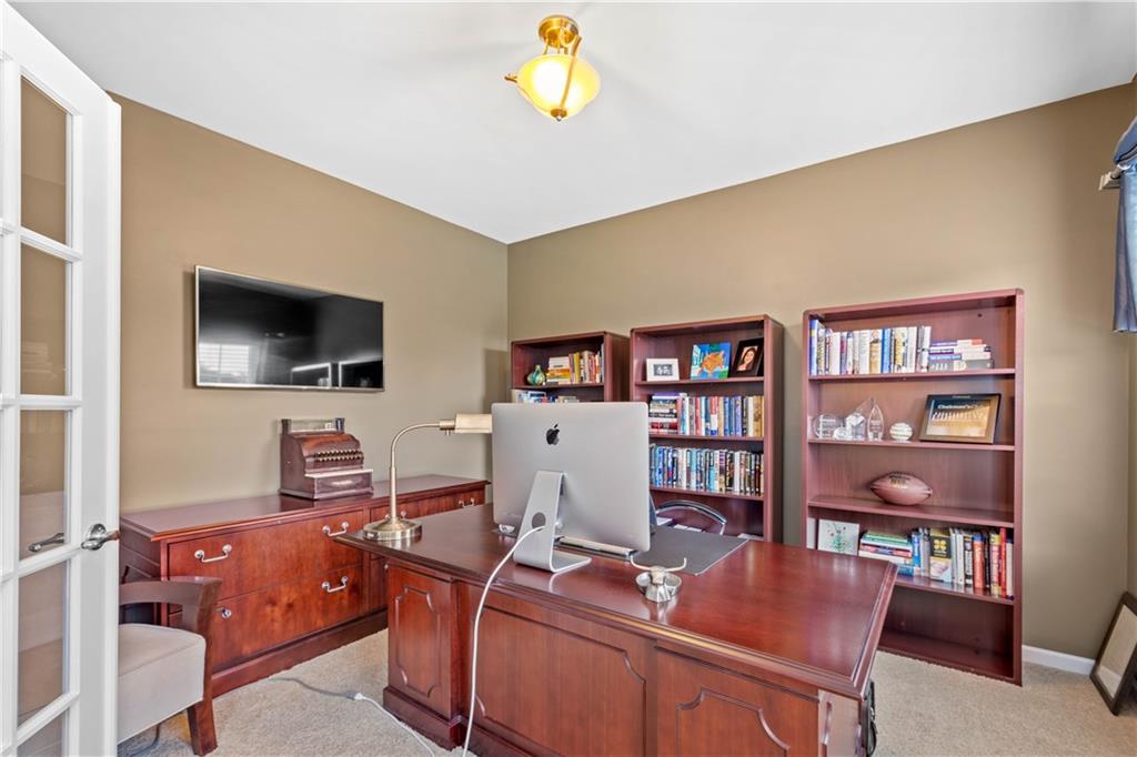 128 Walnut Drive McKees Rocks, PA 15136 - Photo 3 of 25 Gallery Image 3