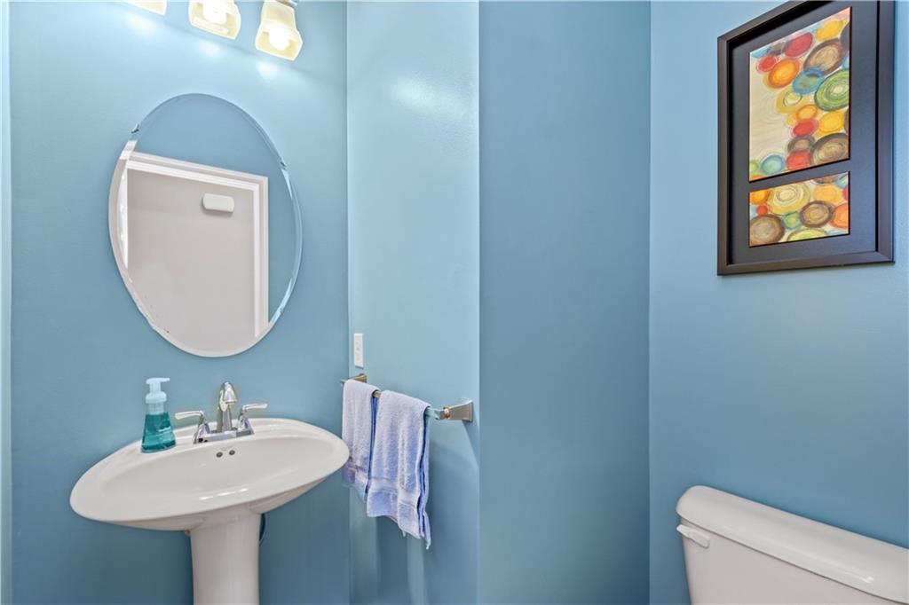 128 Walnut Drive McKees Rocks, PA 15136 - Photo 4 of 25 Gallery Image 4