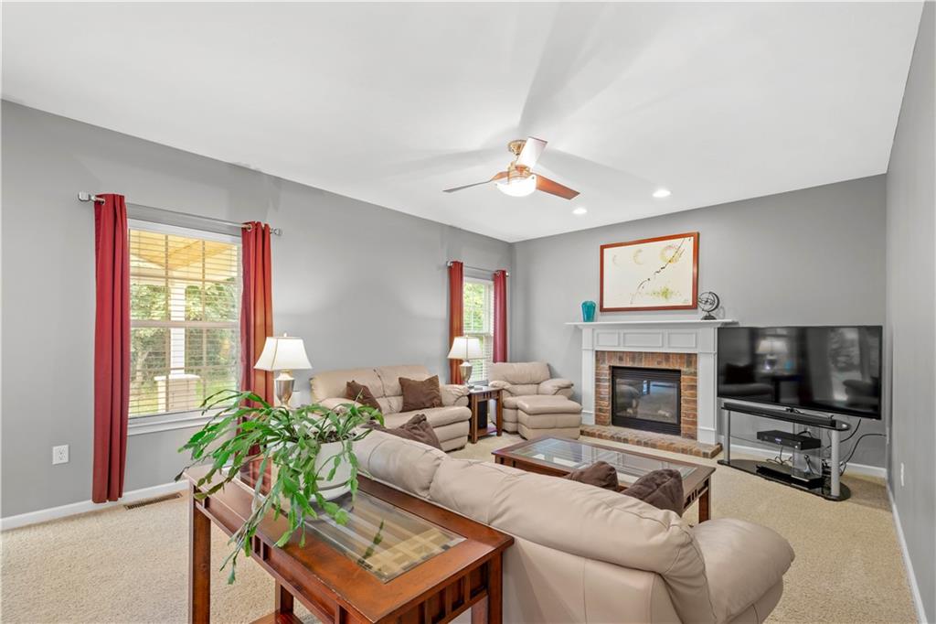 128 Walnut Drive McKees Rocks, PA 15136 - Photo 5 of 25 Gallery Image 5