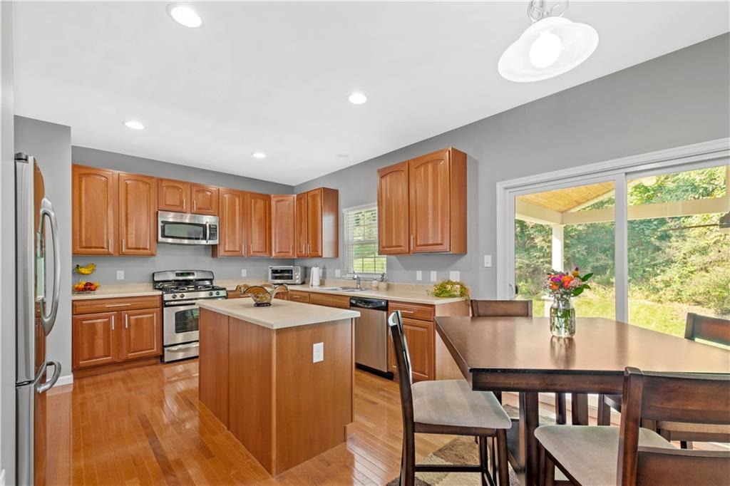 128 Walnut Drive McKees Rocks, PA 15136 - Photo 8 of 25 Gallery Image 8
