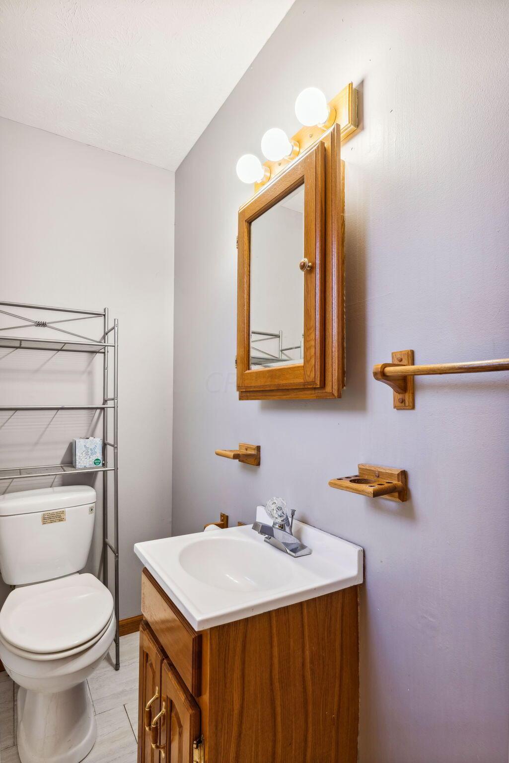 175 Helen Road Southwest Pataskala, OH 43062 - Photo 28 of 44 Half Bath