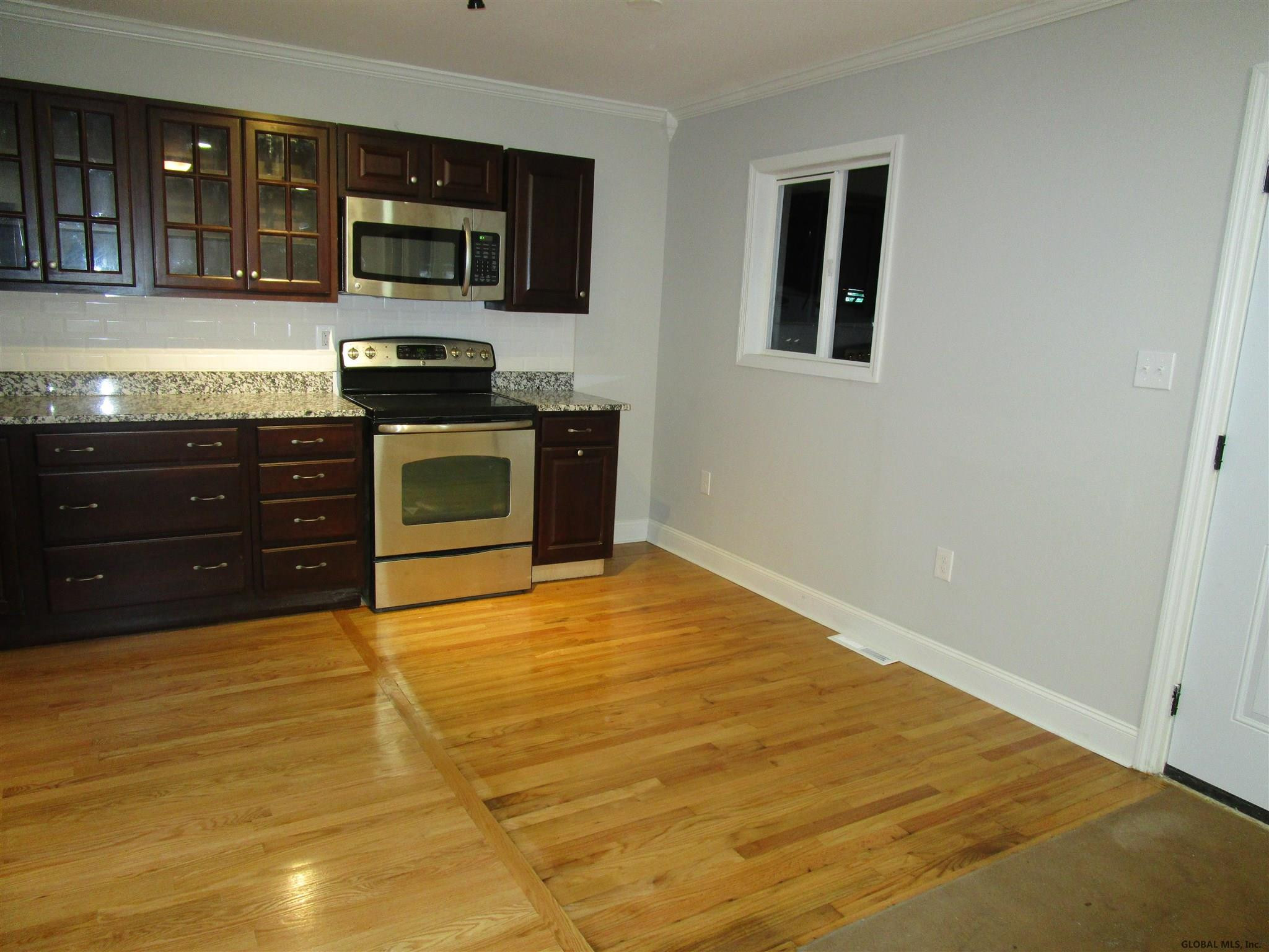 165 Gifford Road Schenectady, NY 12304 - Photo 3 of 14 Photo 3