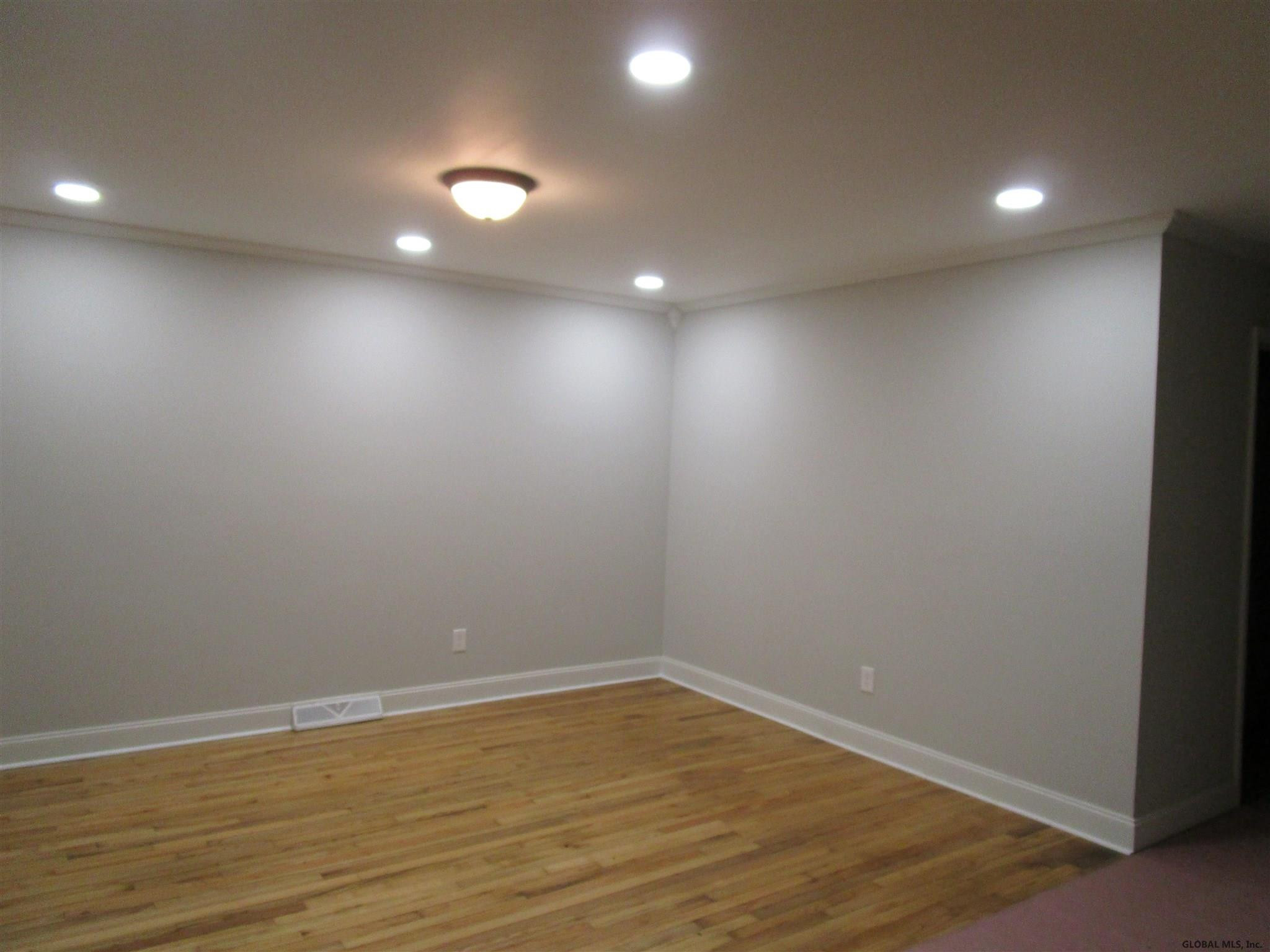 165 Gifford Road Schenectady, NY 12304 - Photo 5 of 14 Photo 5