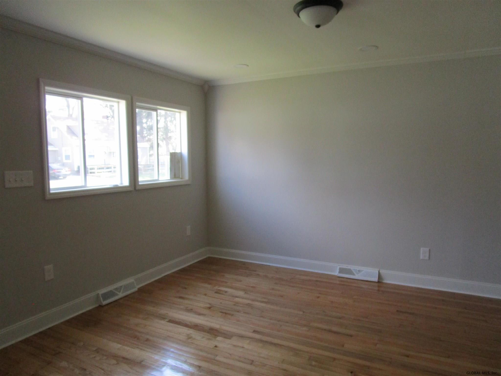 165 Gifford Road Schenectady, NY 12304 - Photo 6 of 14 Photo 6