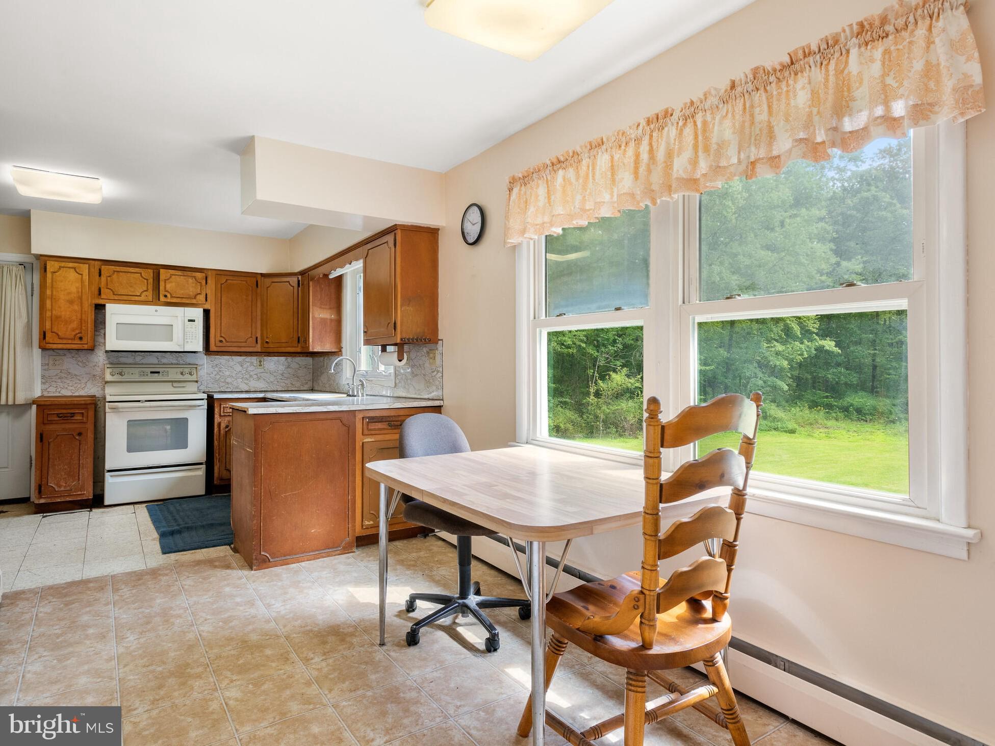 130 Fairview Road Glenmoore, PA 19343 - Photo 14 of 40 Breakfast RM