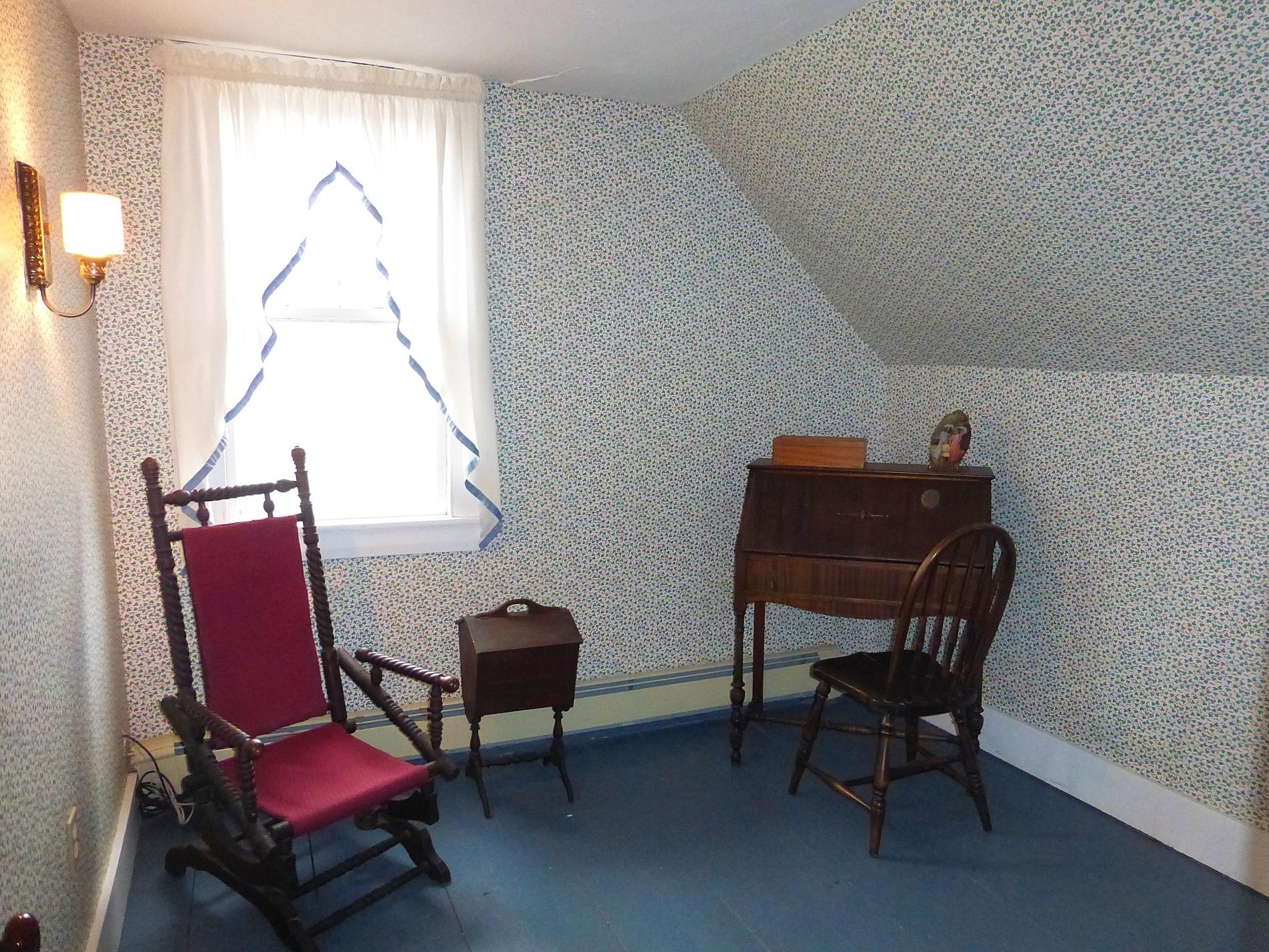 216 Alfred Road Kennebunk, ME 04043 - Photo 12 of 27 Small Room 2