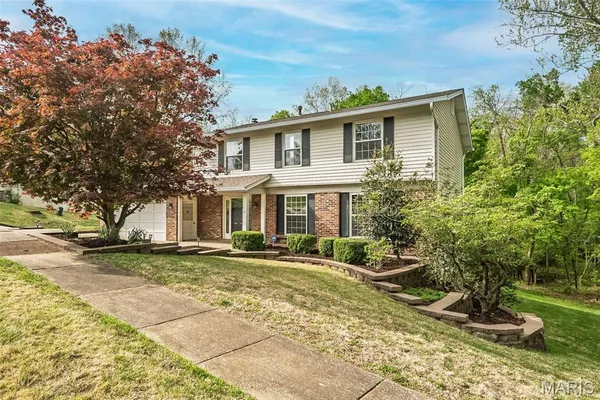 $375,000 | 1226 Dunloe Road, Ballwin, MO 63021