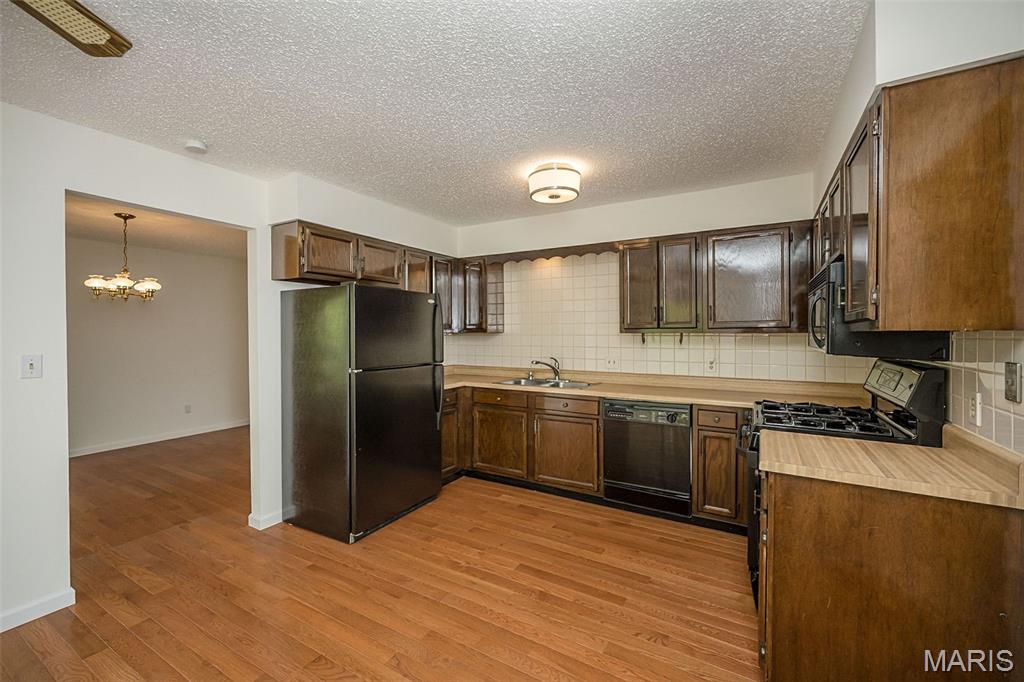 1226 Dunloe Road Ballwin, MO 63021 - Photo 15 of 45