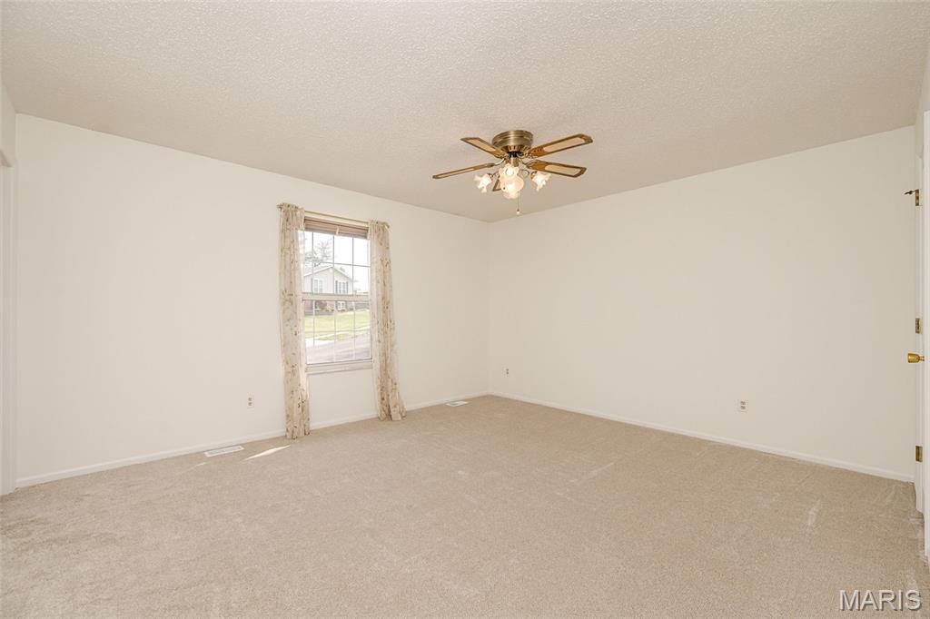 1226 Dunloe Road Ballwin, MO 63021 - Photo 20 of 45