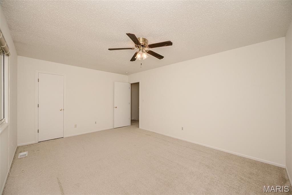 1226 Dunloe Road Ballwin, MO 63021 - Photo 27 of 45