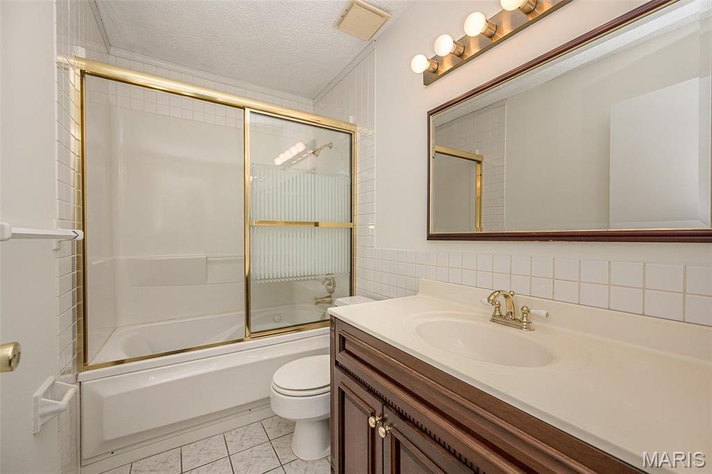 1226 Dunloe Road Ballwin, MO 63021 - Photo 29 of 45