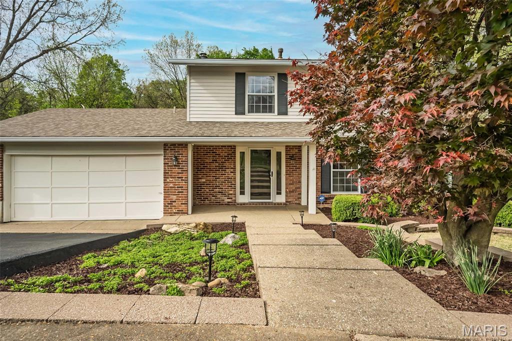 1226 Dunloe Road Ballwin, MO 63021 - Photo 3 of 45