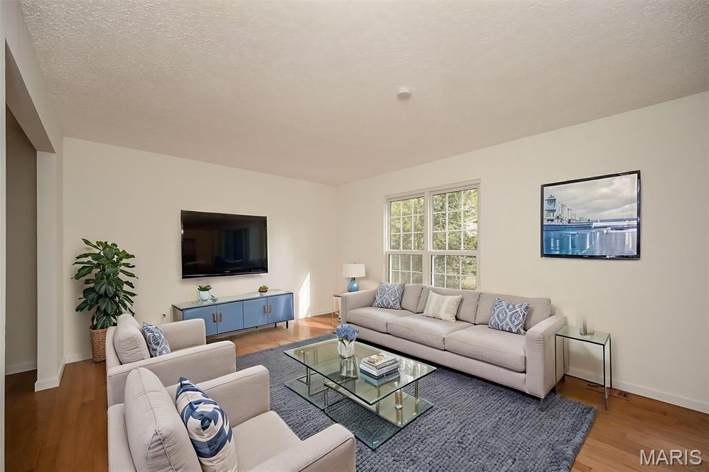 1226 Dunloe Road Ballwin, MO 63021 - Photo 9 of 45