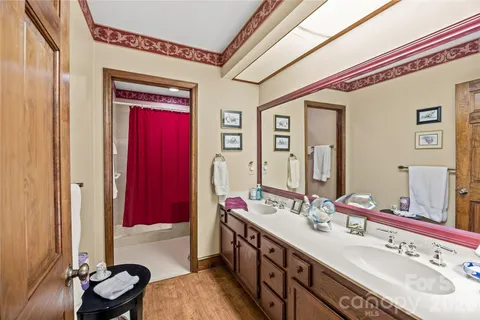 $650,000 | 5350 Sandtrap Lane, Charlotte, NC 28226