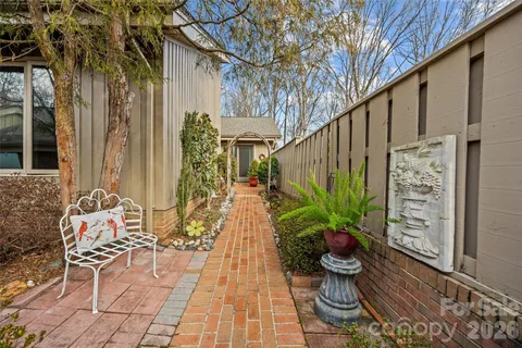 $650,000 | 5350 Sandtrap Lane, Charlotte, NC 28226