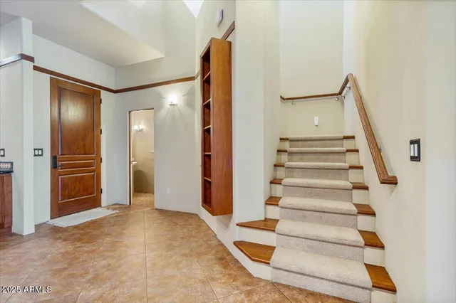 a view of an empty walk in closet