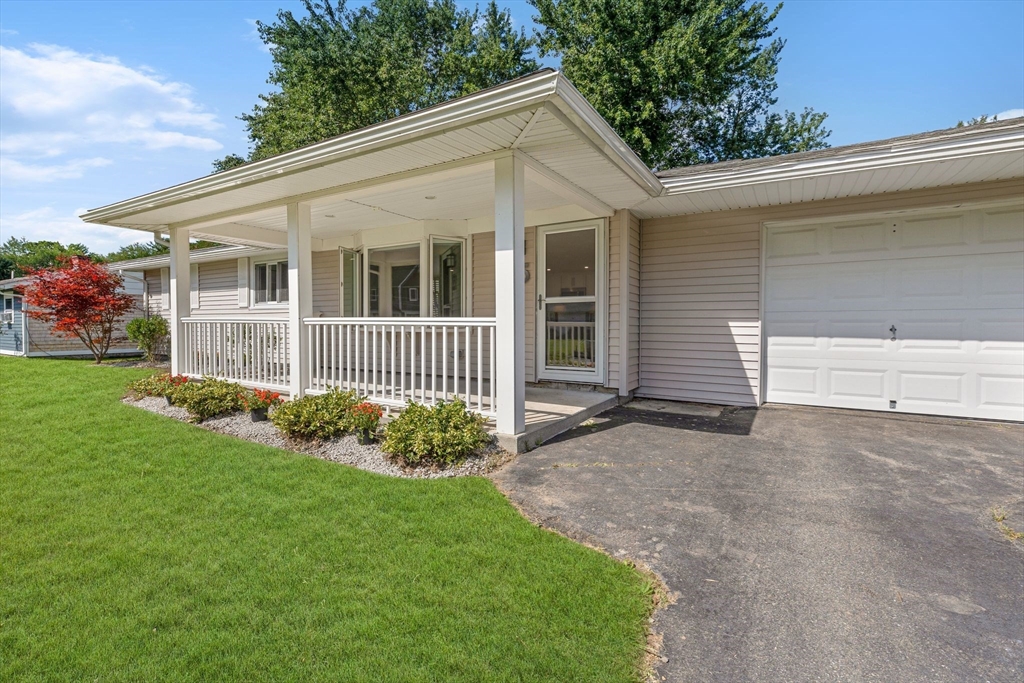 15 Roger Road Holbrook, MA 02343 - Photo 3 of 33 Gallery Image 3