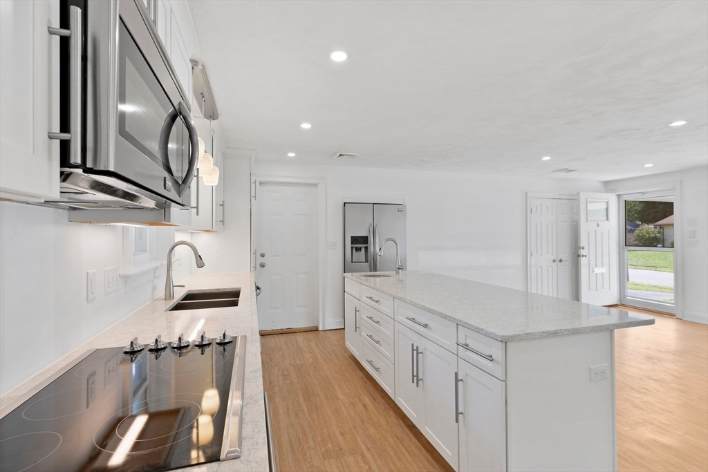 15 Roger Road Holbrook, MA 02343 - Photo 7 of 33 Gallery Image 7