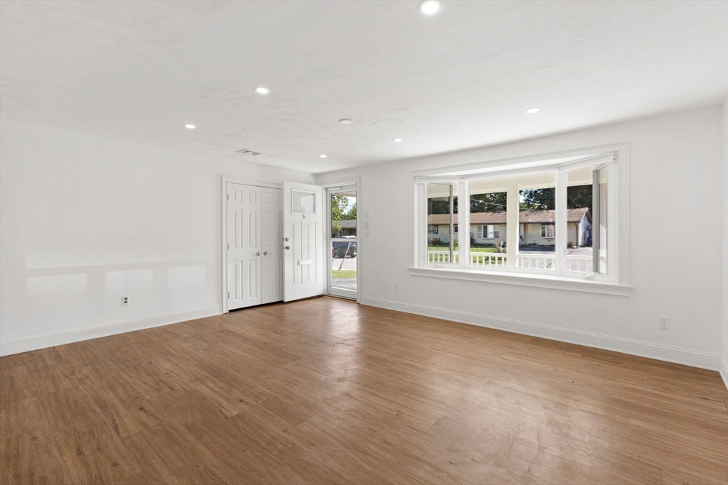 15 Roger Road Holbrook, MA 02343 - Photo 9 of 33 Gallery Image 9