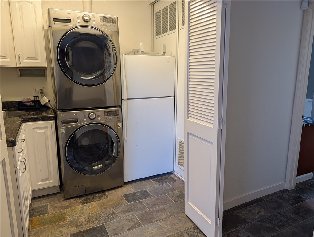 1451 3rd Street Manhattan Beach, CA 90266 - Photo 20 of 23 a utility room with dryer and washer