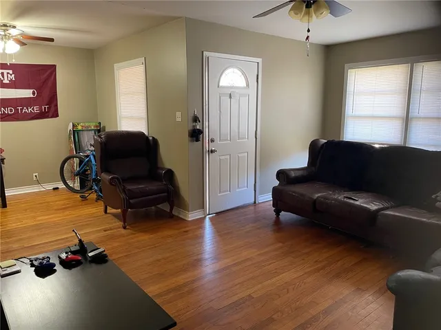 $1,900 | 4400 Oaklawn Street, Bryan, TX 77801