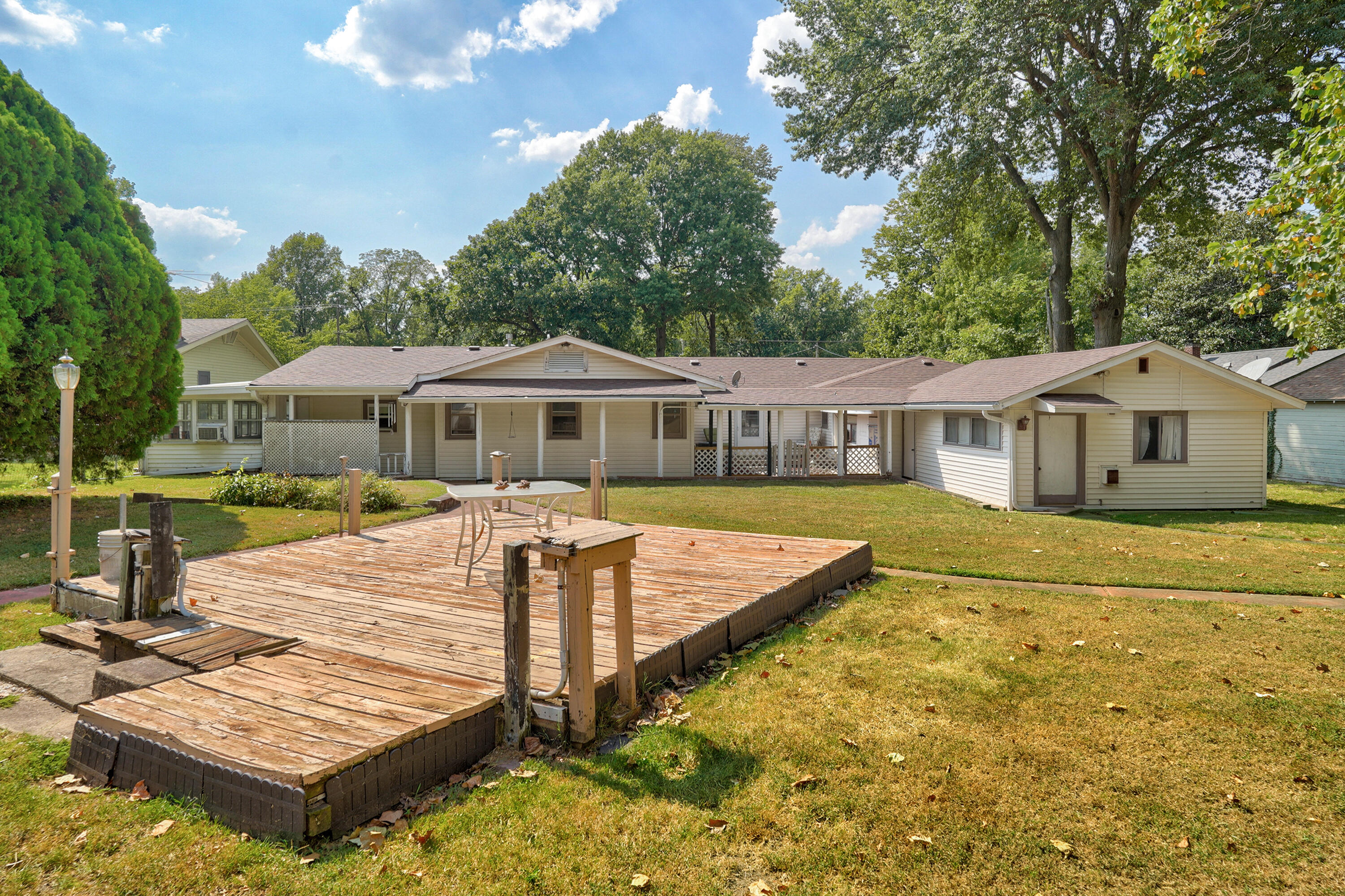 1908 South Holland Avenue Springfield, MO 65807 - Photo 39 of 42 1908 S Holland Ave-33