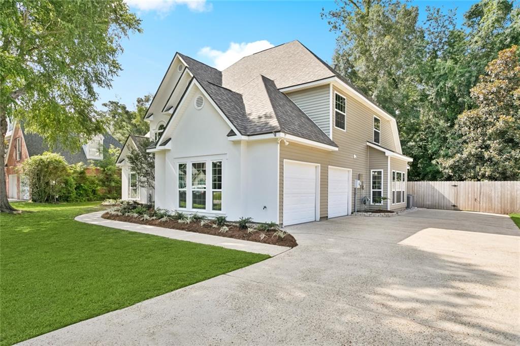 956 Rue Chinon Mandeville, LA 70471 - Photo 4 of 48 Gallery Image 4