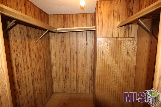 373 Island Road Montegut, LA 70377 - Photo 16 of 20 Master Closet