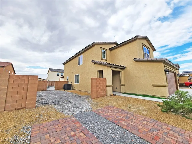 $2,835 | 3821 East Weld Avenue, Pahrump, NV 89061