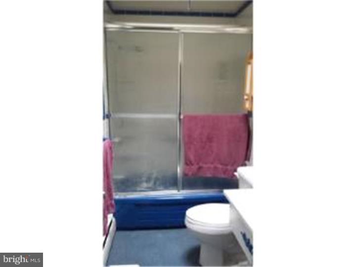 3838 Salina Road Philadelphia, PA 19154 - Photo 17 of 25 Bathroom