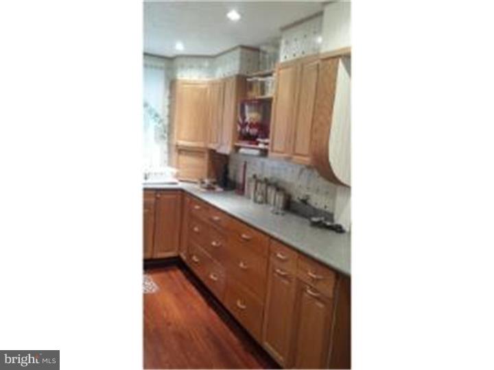 3838 Salina Road Philadelphia, PA 19154 - Photo 4 of 25 Kitchen