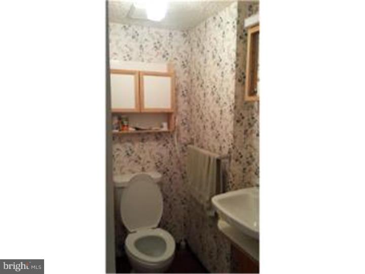 3838 Salina Road Philadelphia, PA 19154 - Photo 6 of 25 Bathroom