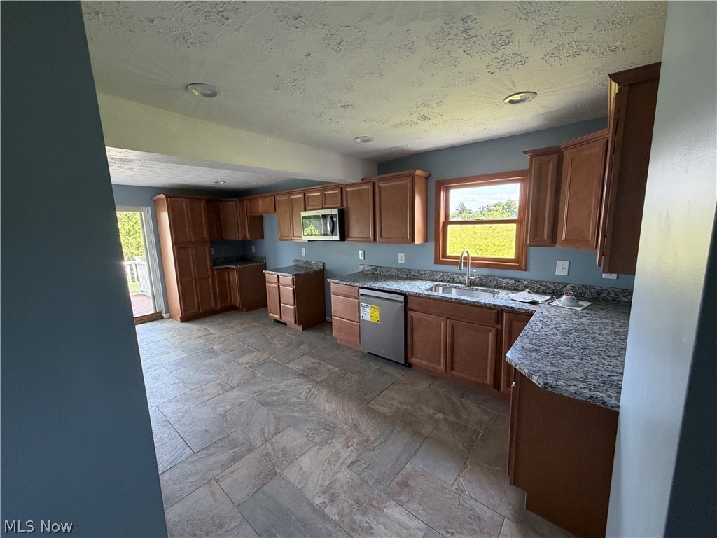 145 State Road Hinckley, OH 44233 - Photo 3 of 37