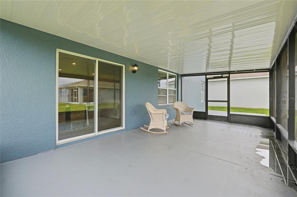 416 Corso Loop Winter Haven, FL 33884 - Photo 53 of 73 an empty room with windows