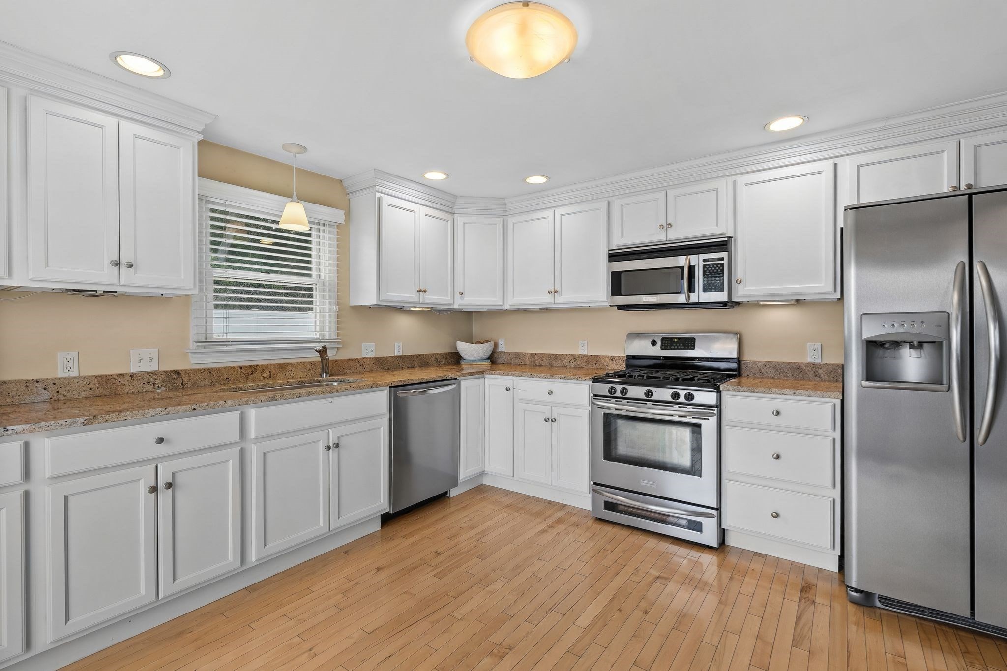 411 Newport Road Hull, MA 02045 - Photo 9 of 40 Gallery Image 9