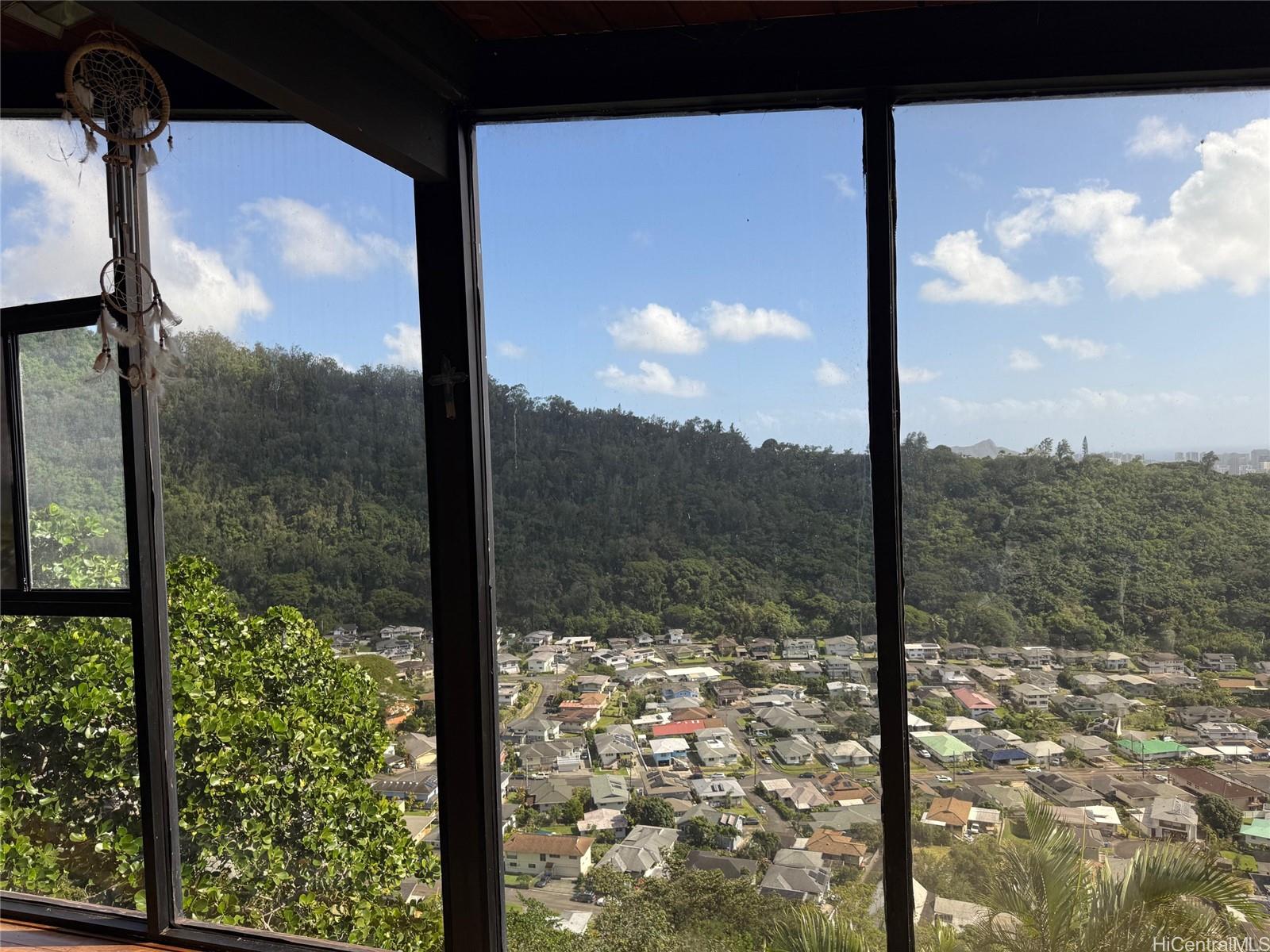 2841 Pacific Heights Road Honolulu, HI 96813 - Photo 2 of 19 a view of a glass door from a window