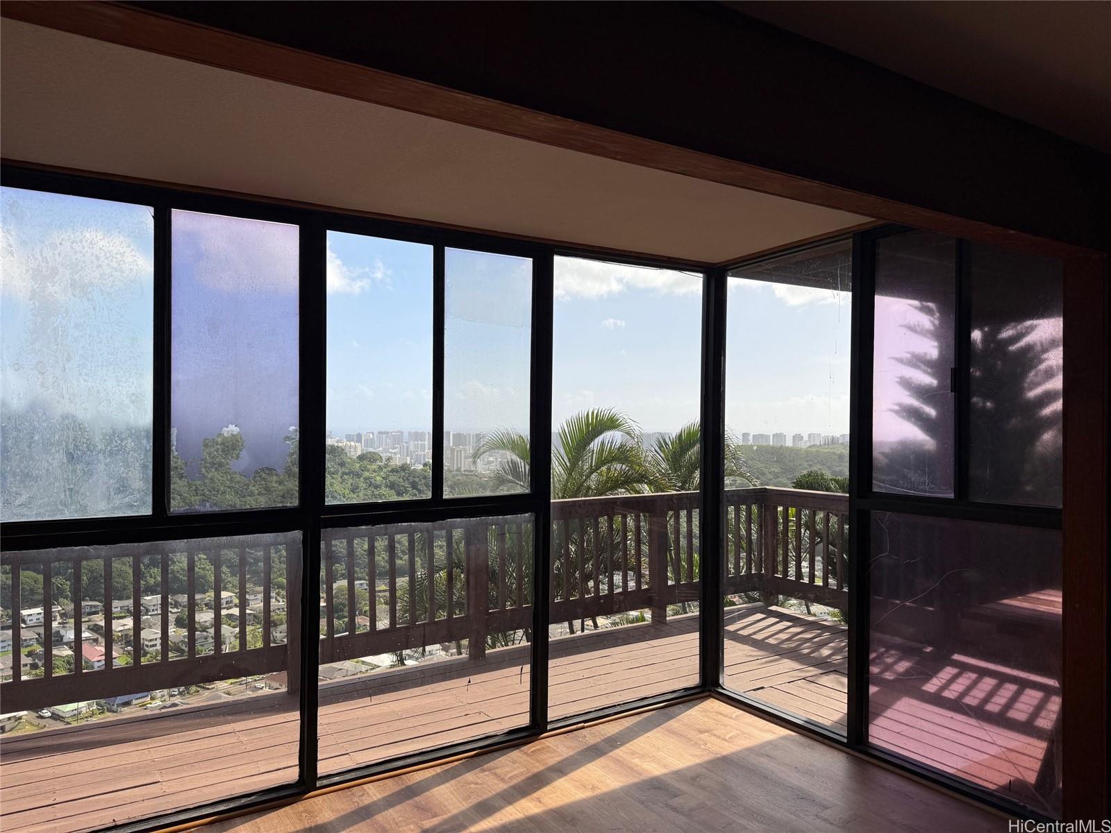 2841 Pacific Heights Road Honolulu, HI 96813 - Photo 4 of 19 a view of a city from a balcony