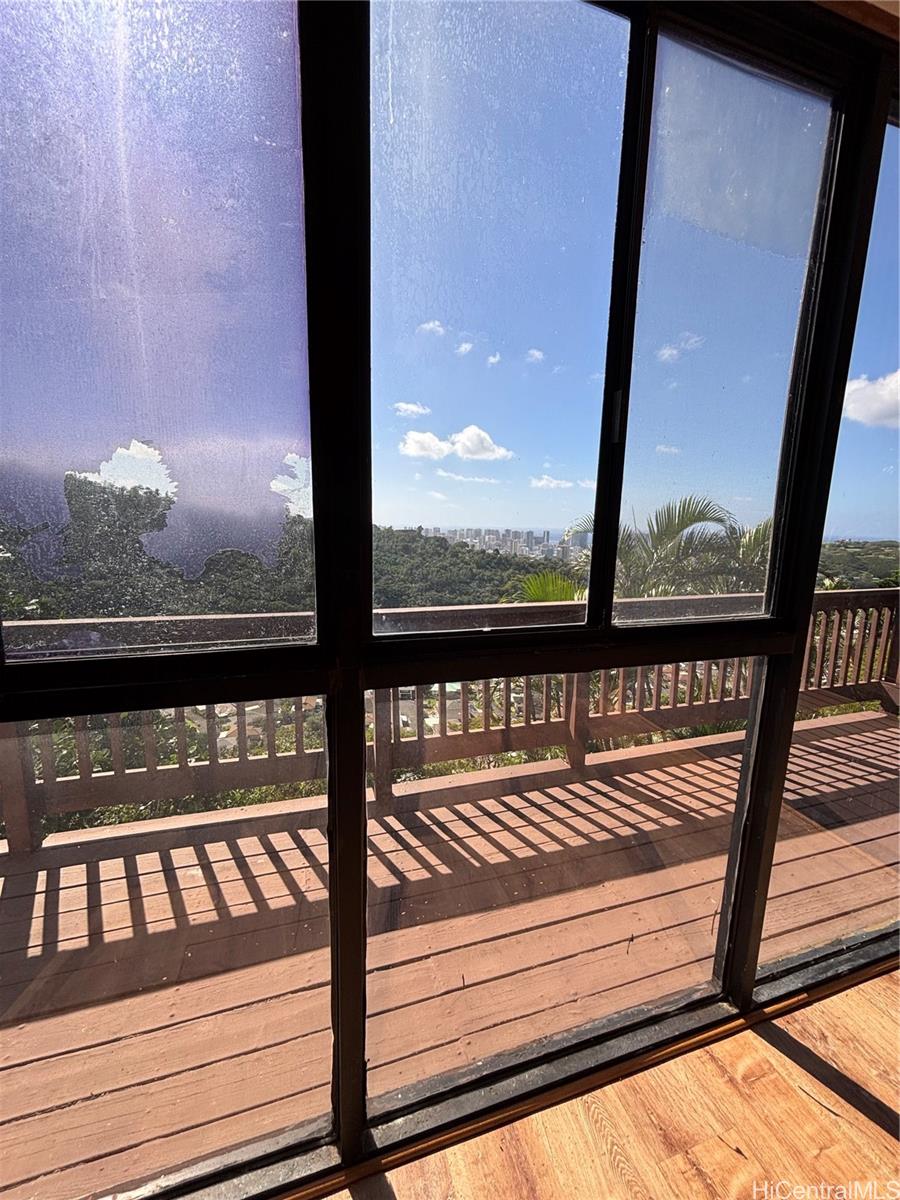 2841 Pacific Heights Road Honolulu, HI 96813 - Photo 6 of 19 a view of sitting area